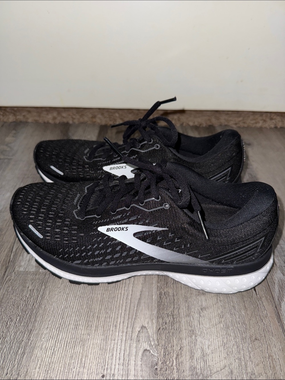 Brooks Black and White Women's Ghosts Running Shoes